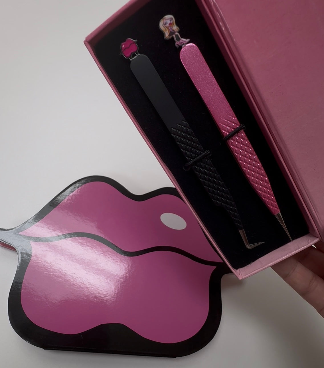 BRATZ LIP 50 ROW + TWEEZER DUO